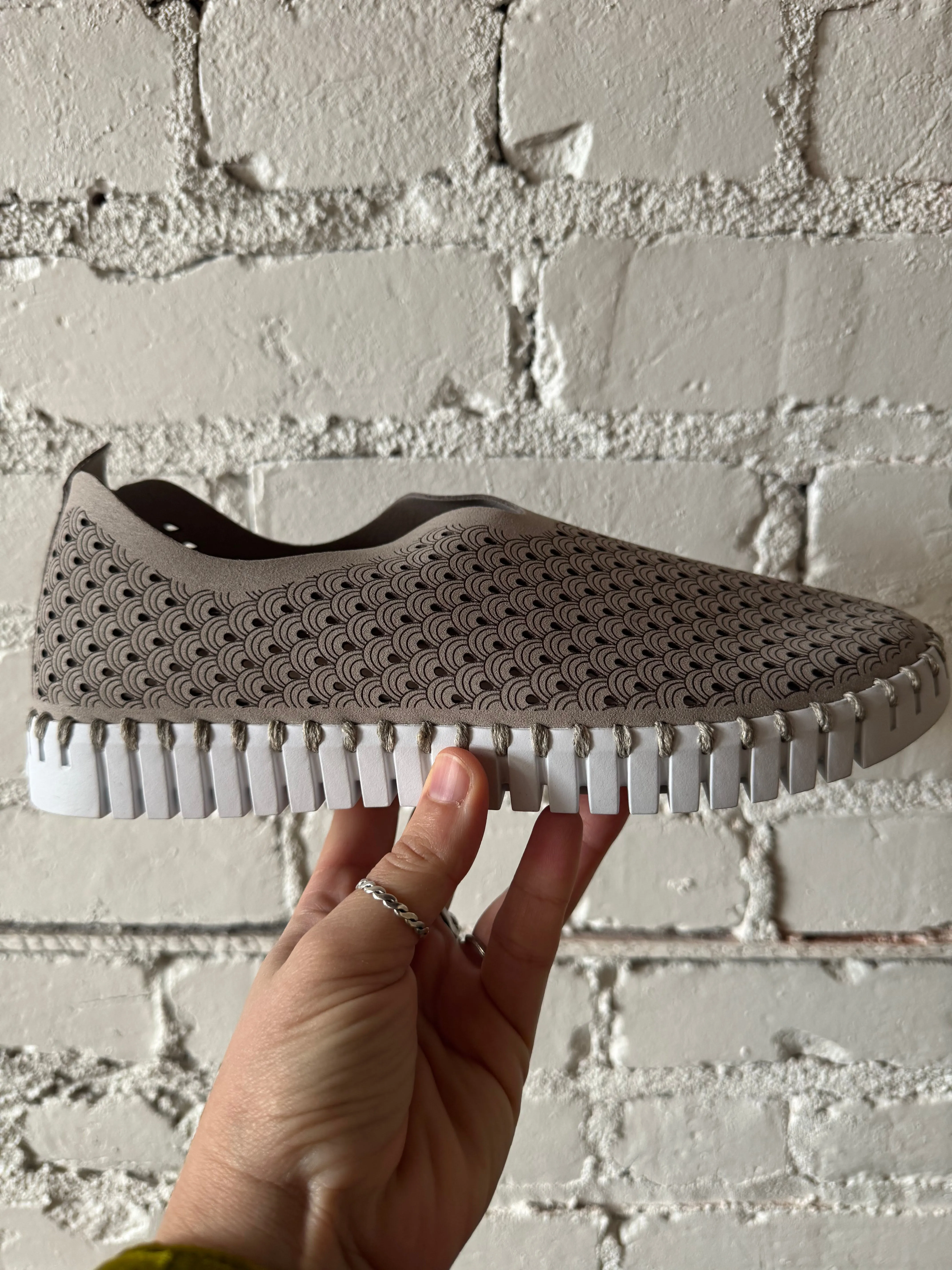 Women's Tulip Slip On Flat